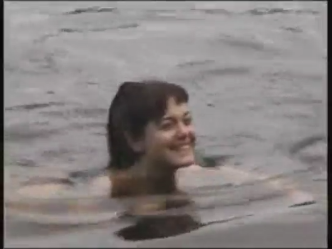 Сын трахает мать в озере