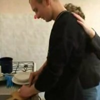 Секс на кухне всей семьи